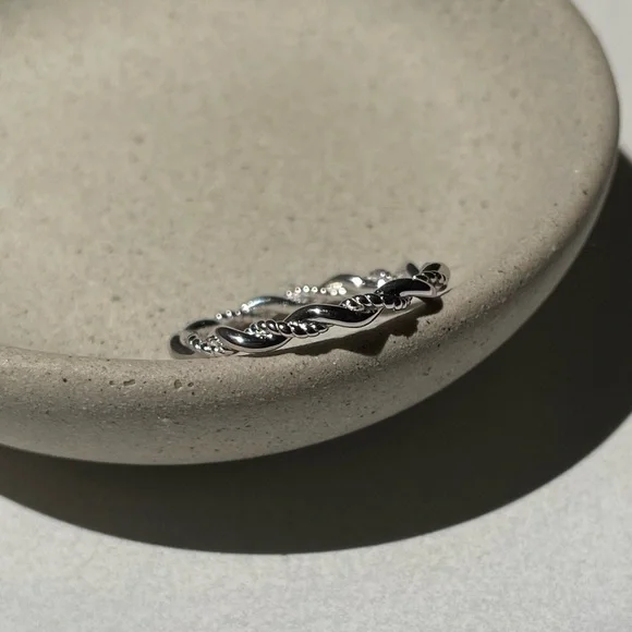 Twist 925 Sterling Silver Ring - Picture 6 of 6
